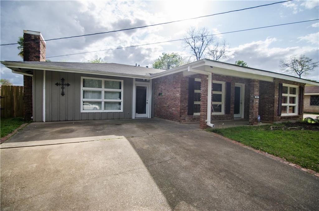 832 Highpoint Drive - Photo 1