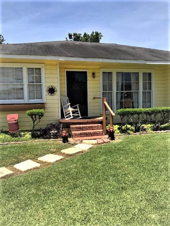 947 Sycamore Street - Photo 1