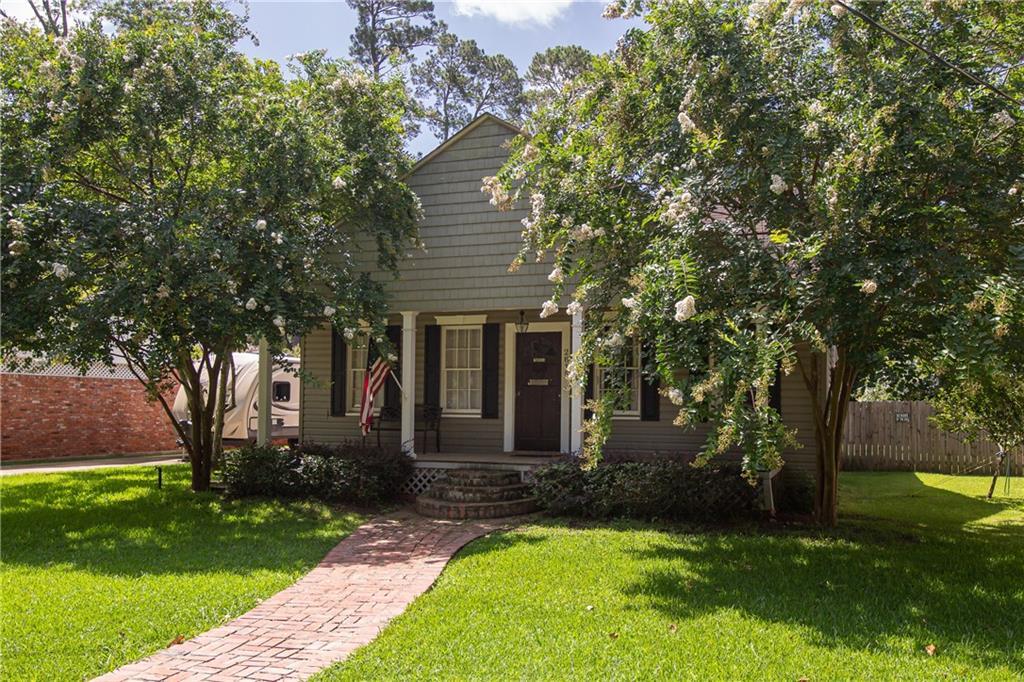 2815 Hill Street - Photo 1