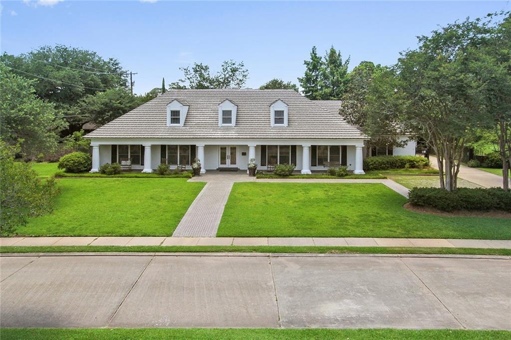 4406 Wellington Boulevard - Photo 1