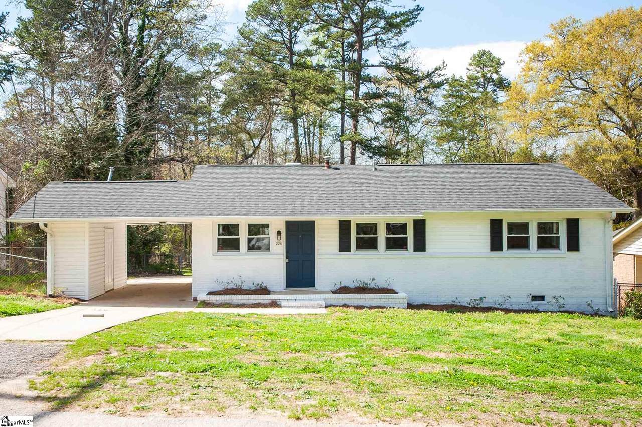 226 Castle Drive - Photo 1