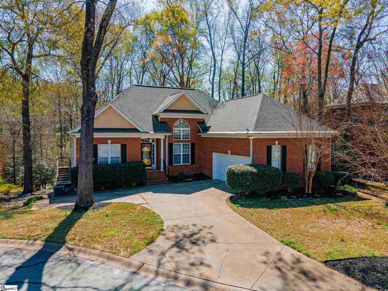 402 Netherland Lane - Photo 1