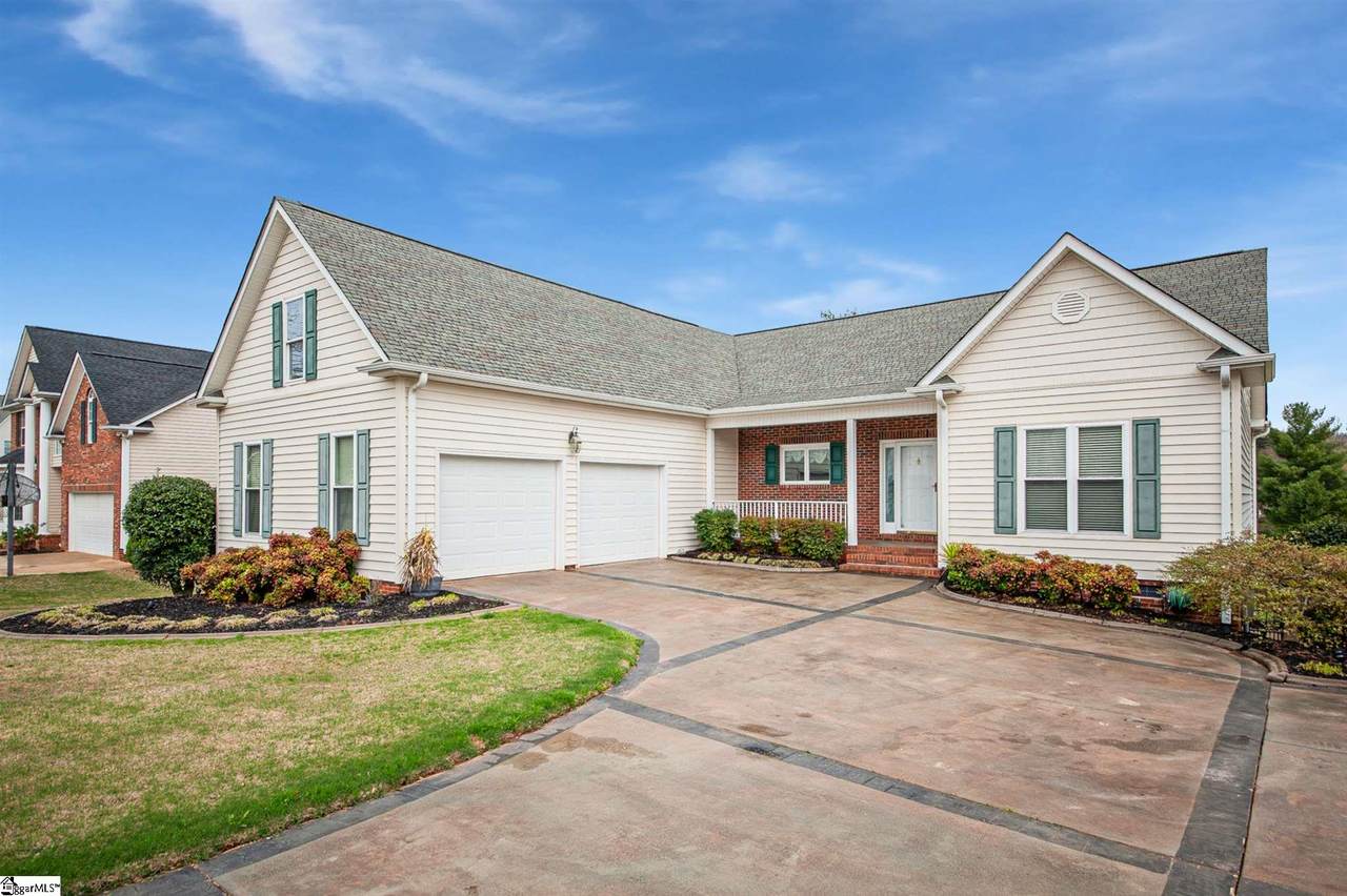102 Sandtrap Court - Photo 1