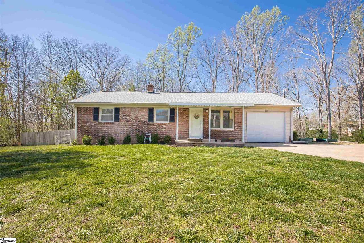 308 Kingswood Drive - Photo 1