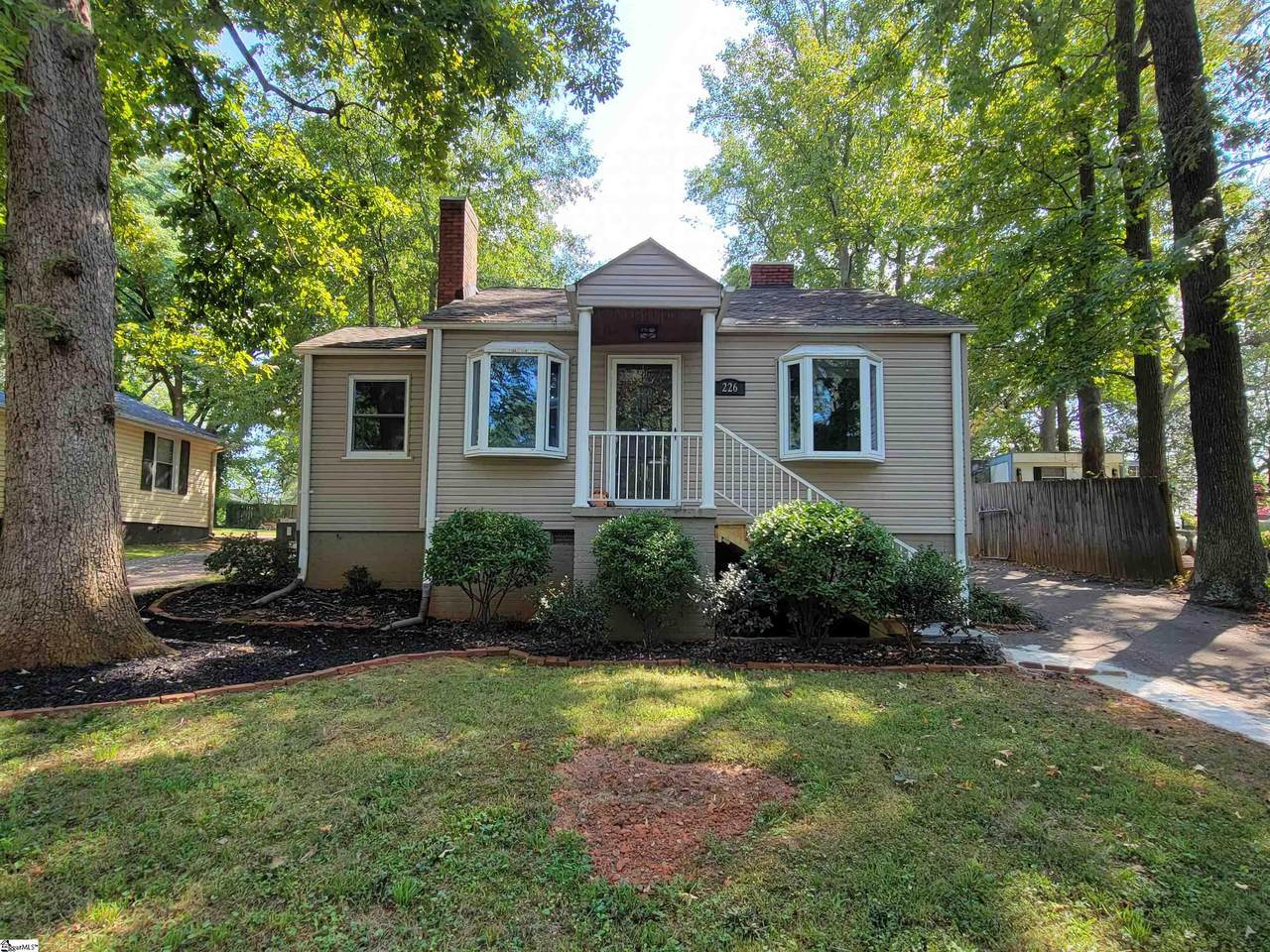 226 Rogers Avenue - Photo 1