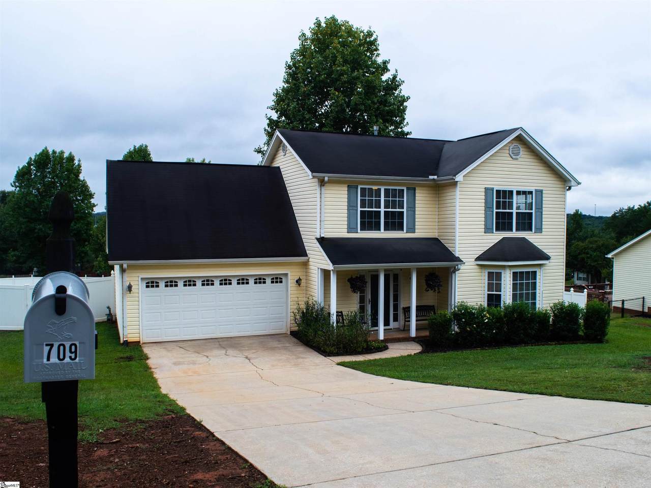 709 Canton Court - Photo 1