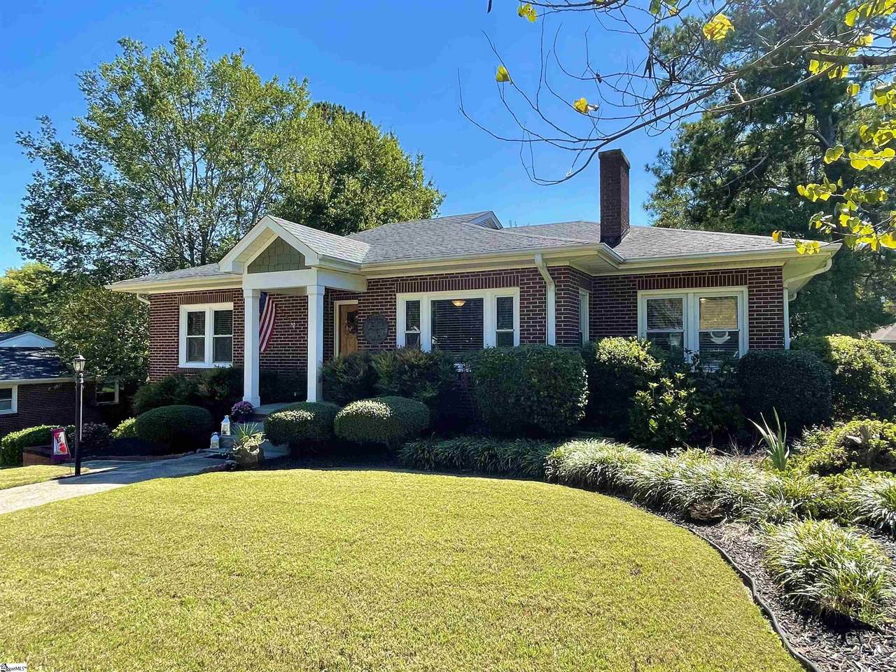 110 Clinton Drive - Photo 1