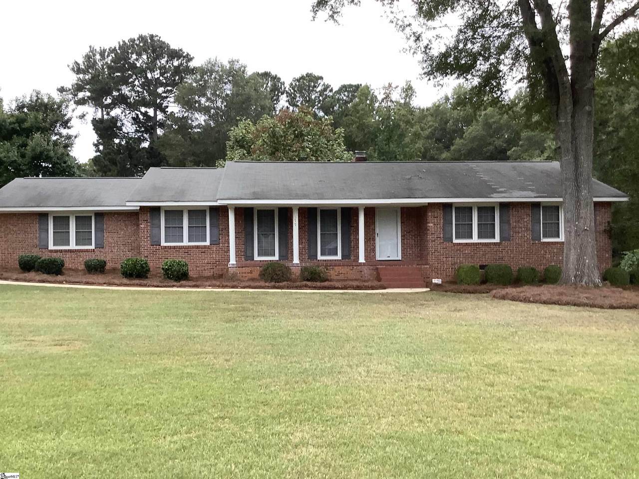 377 Lakewood Drive - Photo 1