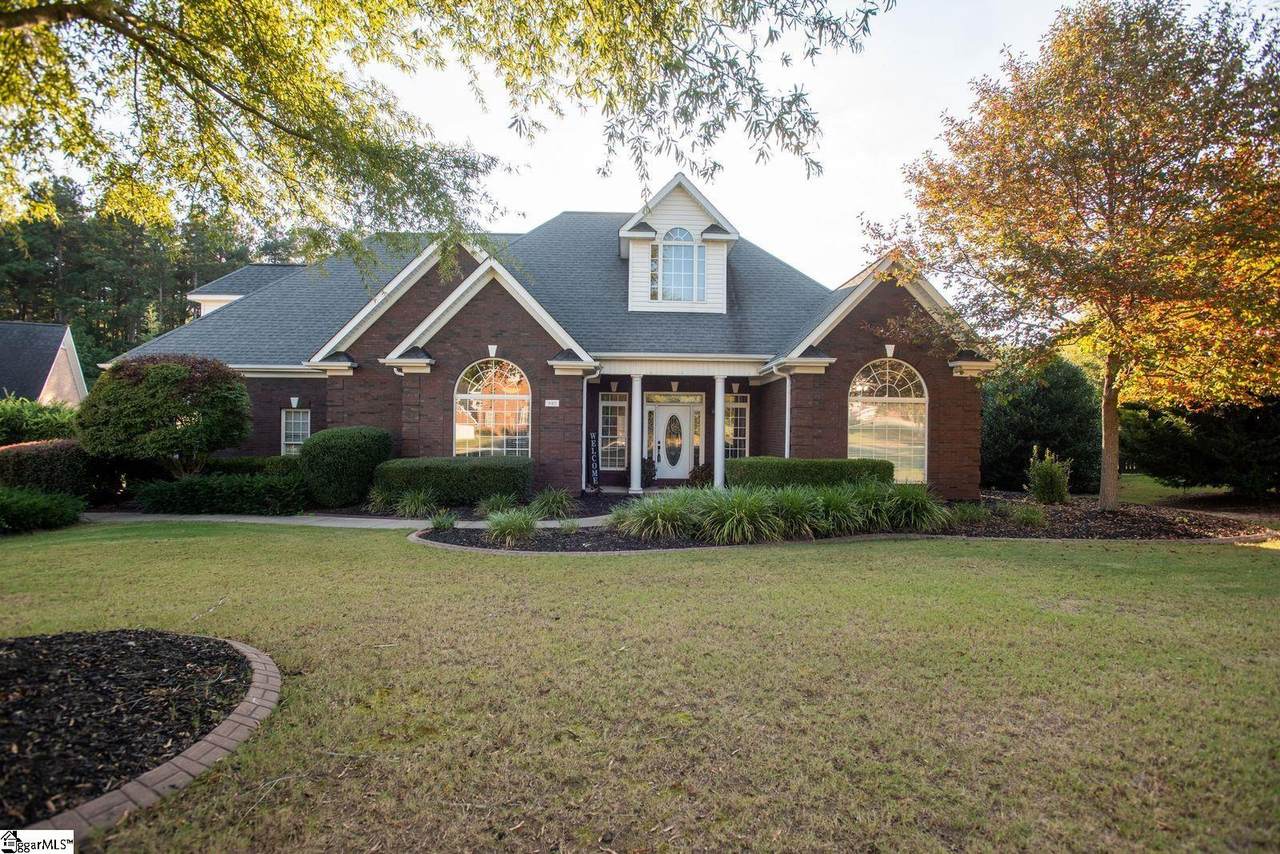 940 Lansfair Drive - Photo 1