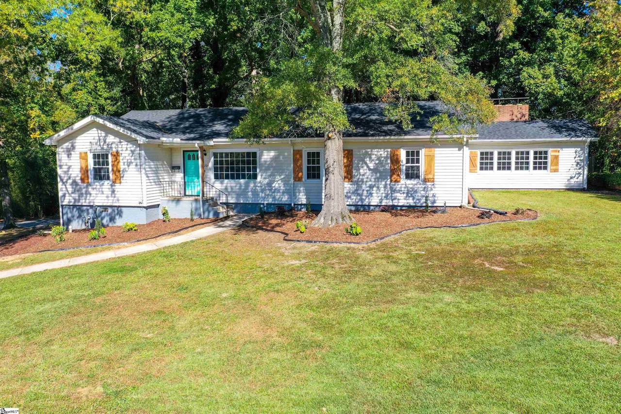 204 Barksdale Circle - Photo 1