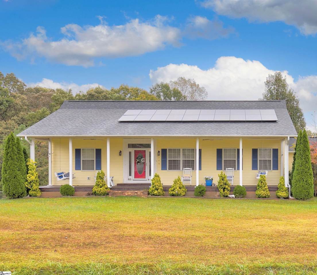 205 Torrington Road - Photo 1