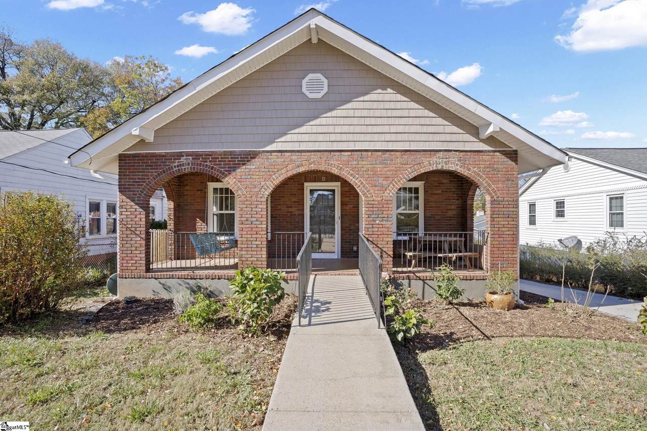 8 Brookdale Avenue - Photo 1
