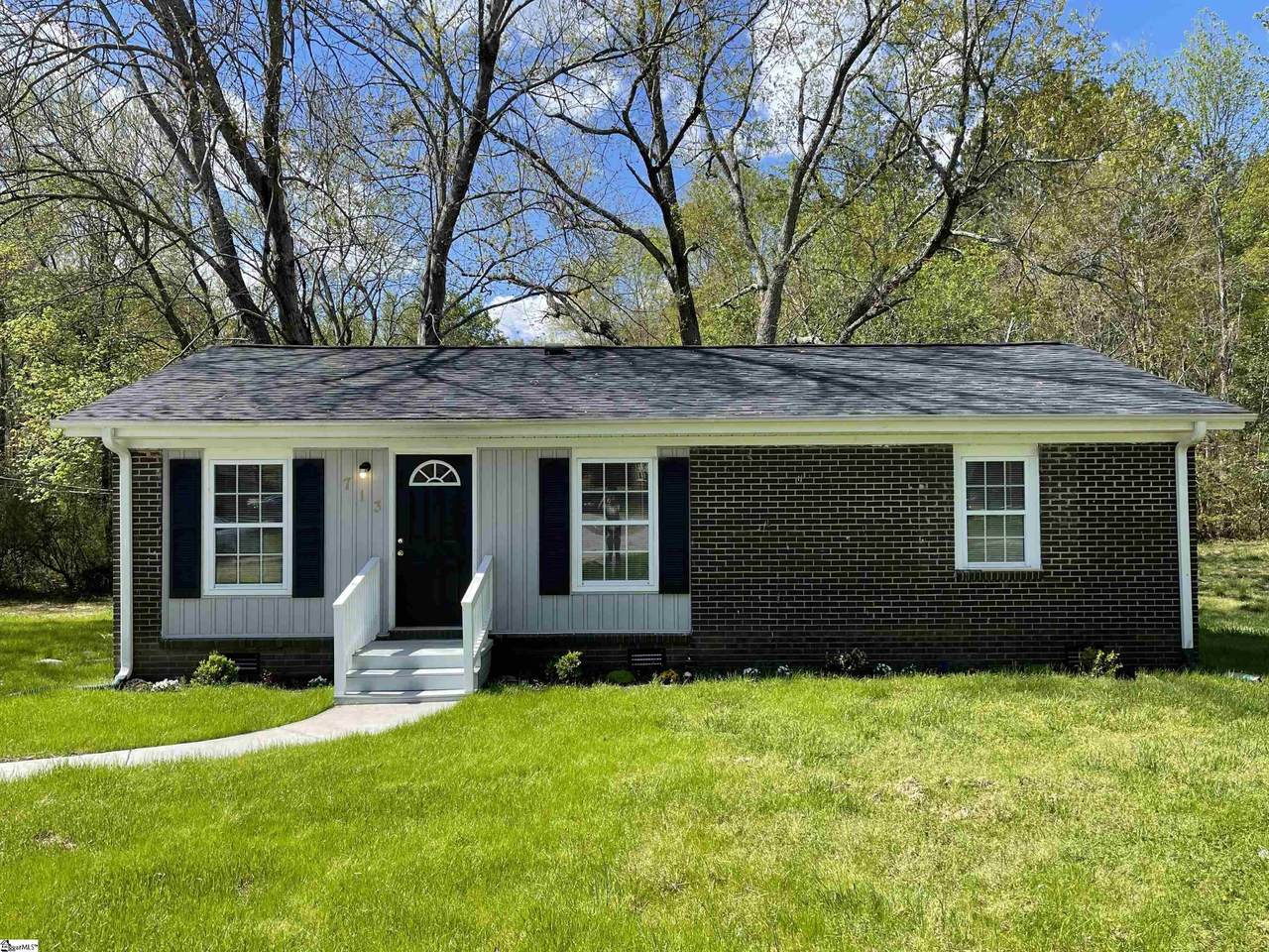 713 Old Farm Road - Photo 1