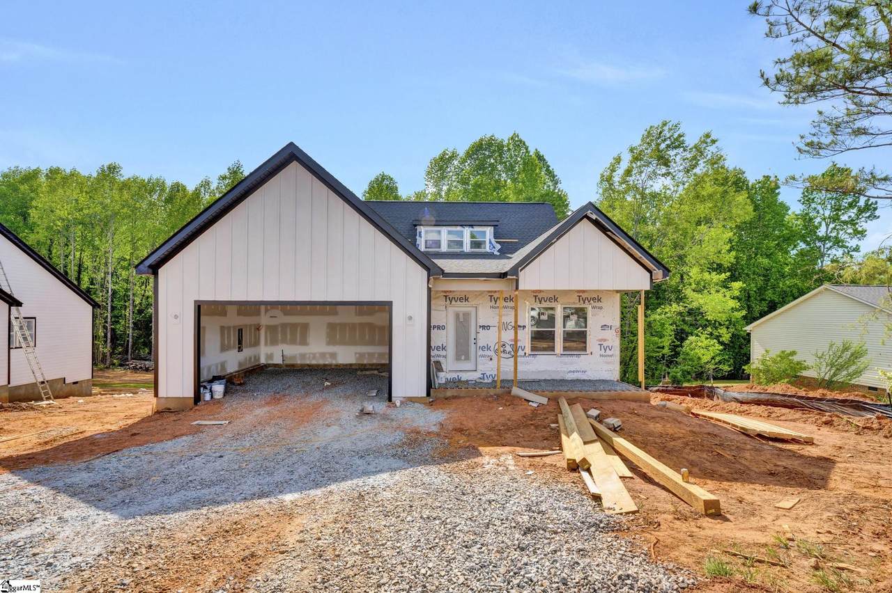 620 Skyline Drive - Photo 1