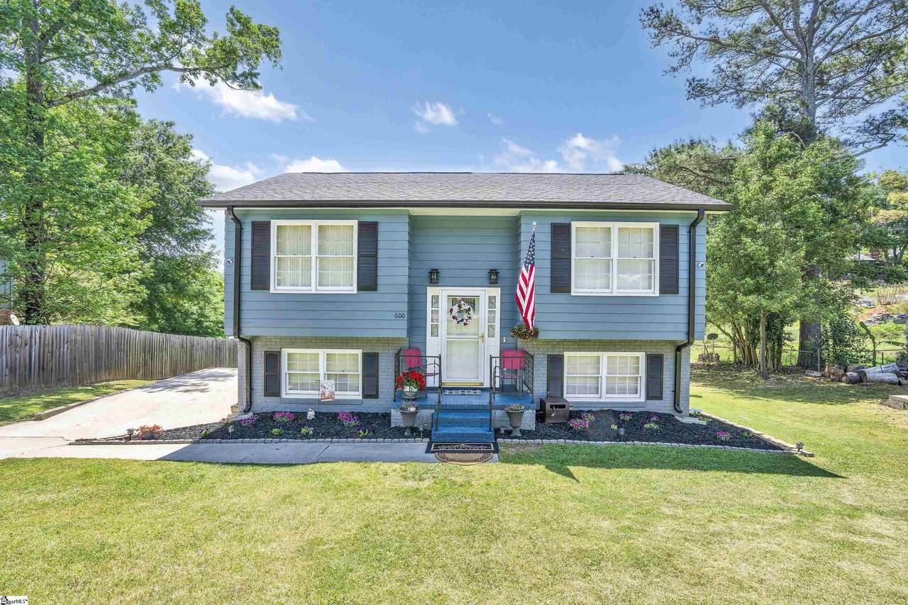 600 Westchester Road - Photo 1