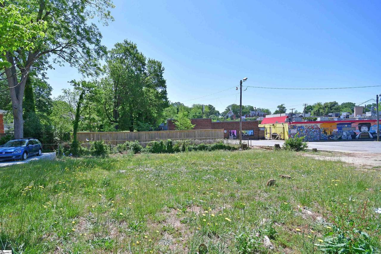 329 Shaw Street - Photo 1