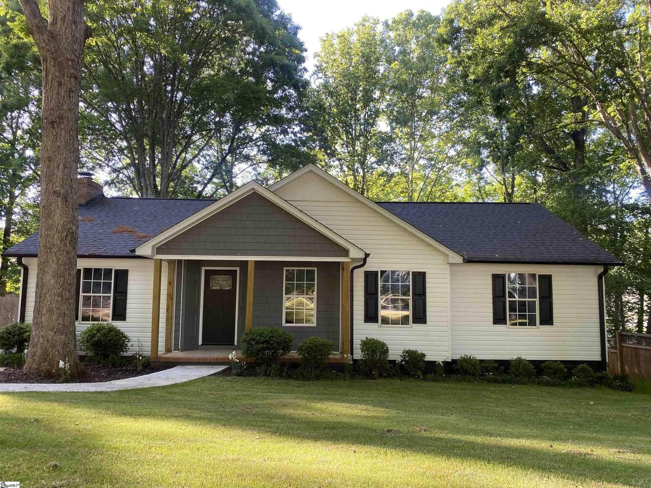 211 Duquesne Drive - Photo 1