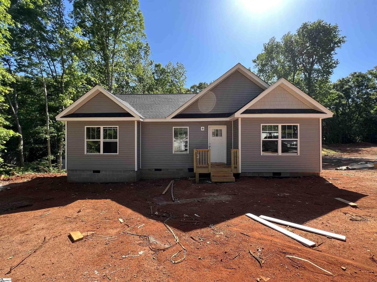 110 Sanders Drive - Photo 1