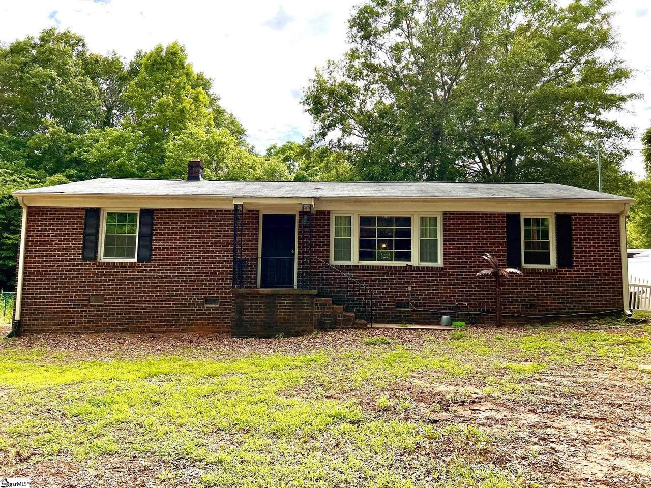 306 Stewart Drive - Photo 1