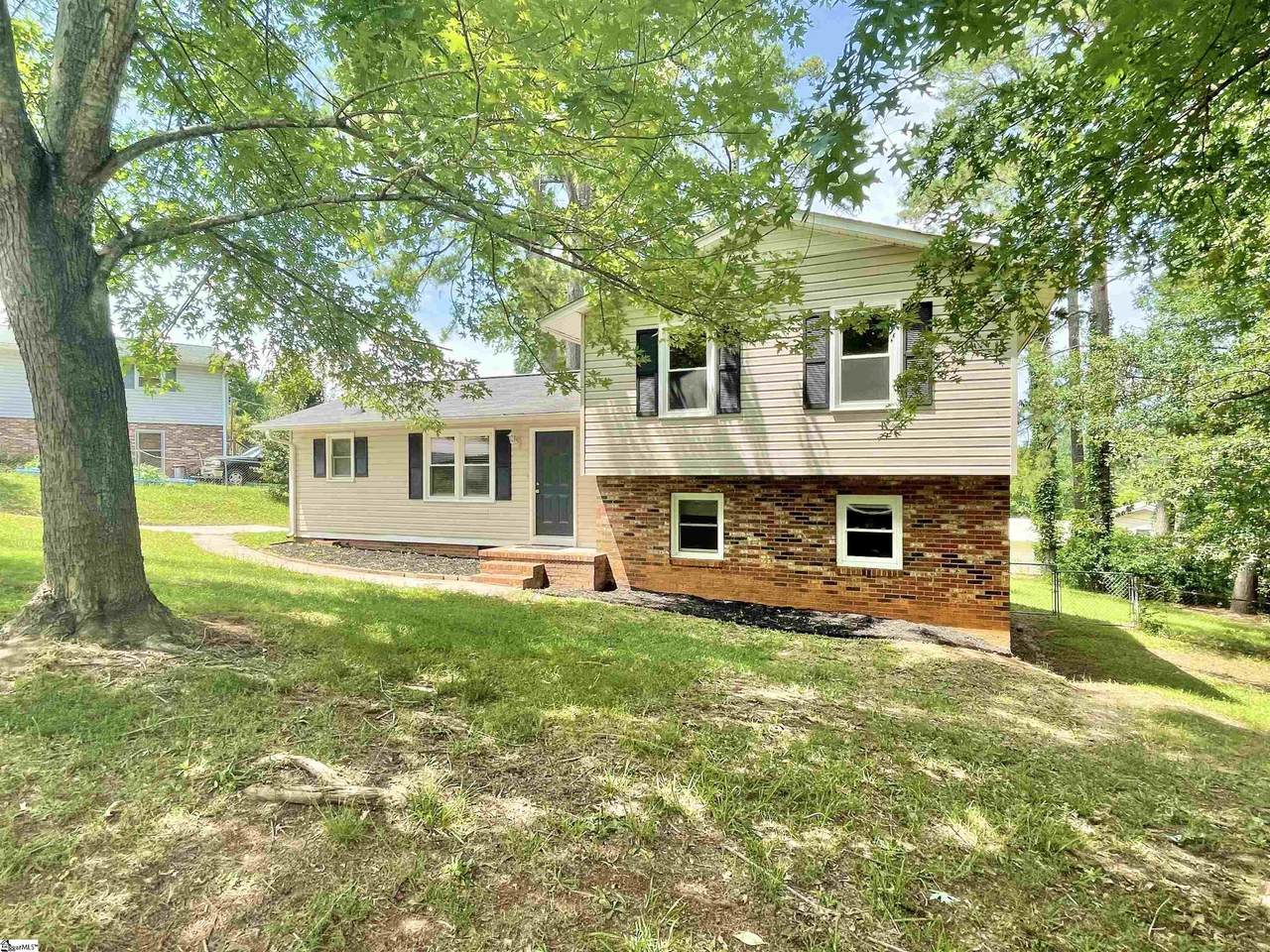 301 Jamestown Road - Photo 1