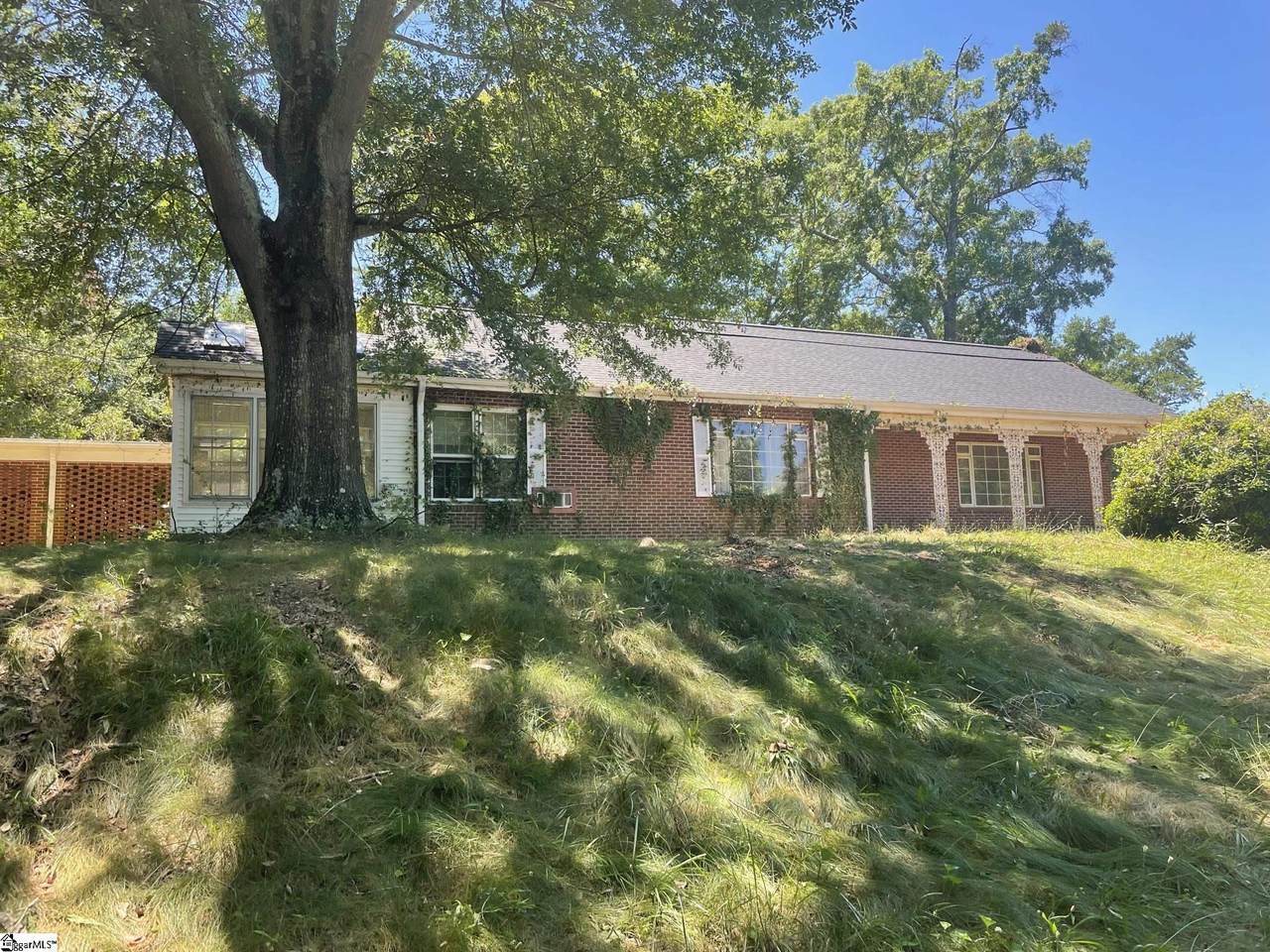221 Saint Mark Road - Photo 1