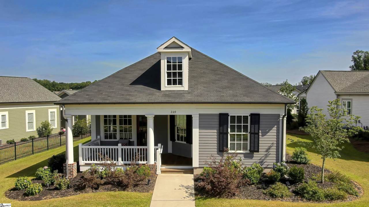 209 Pershing Avenue - Photo 1