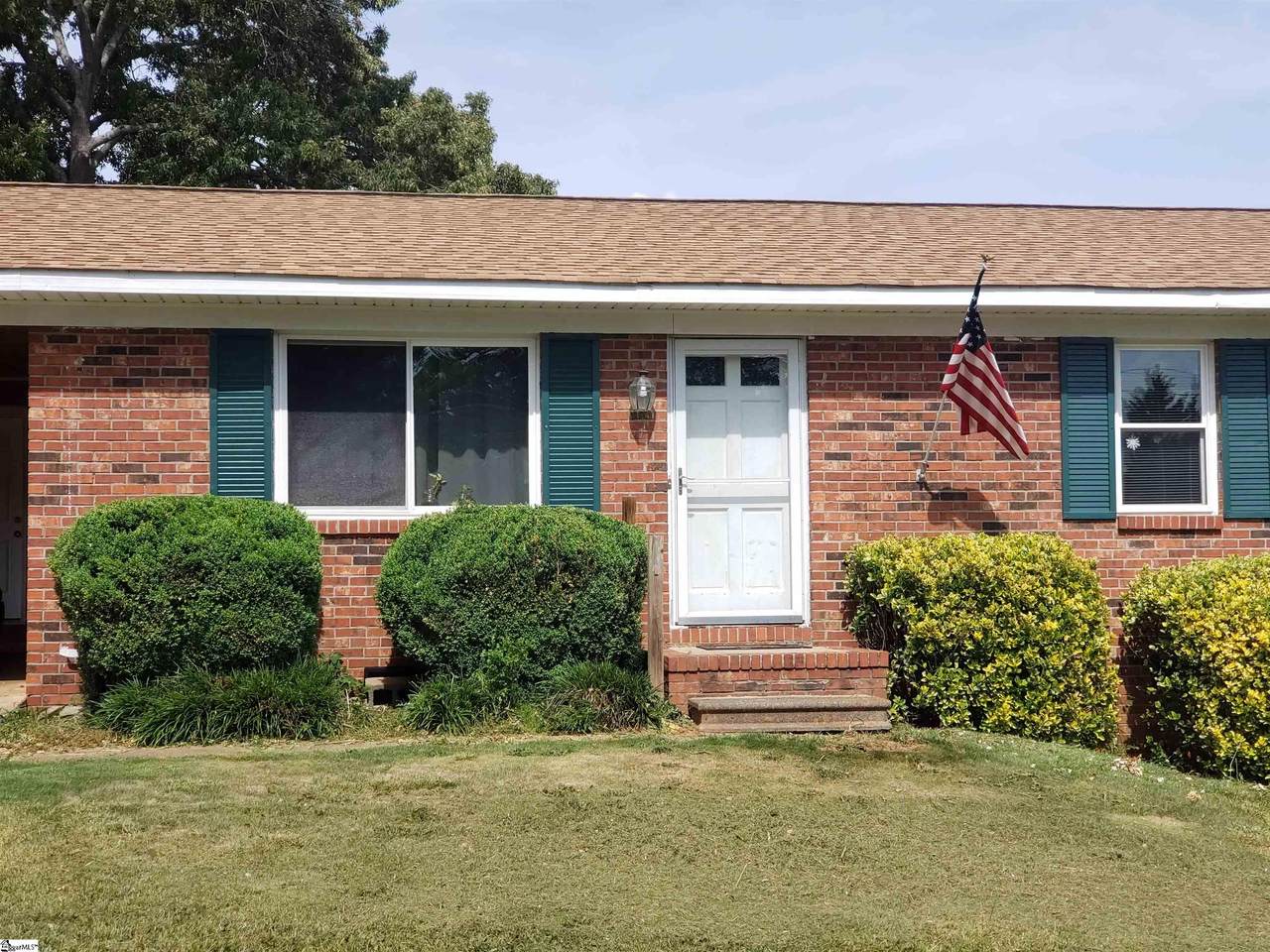 205 Locust Drive - Photo 1