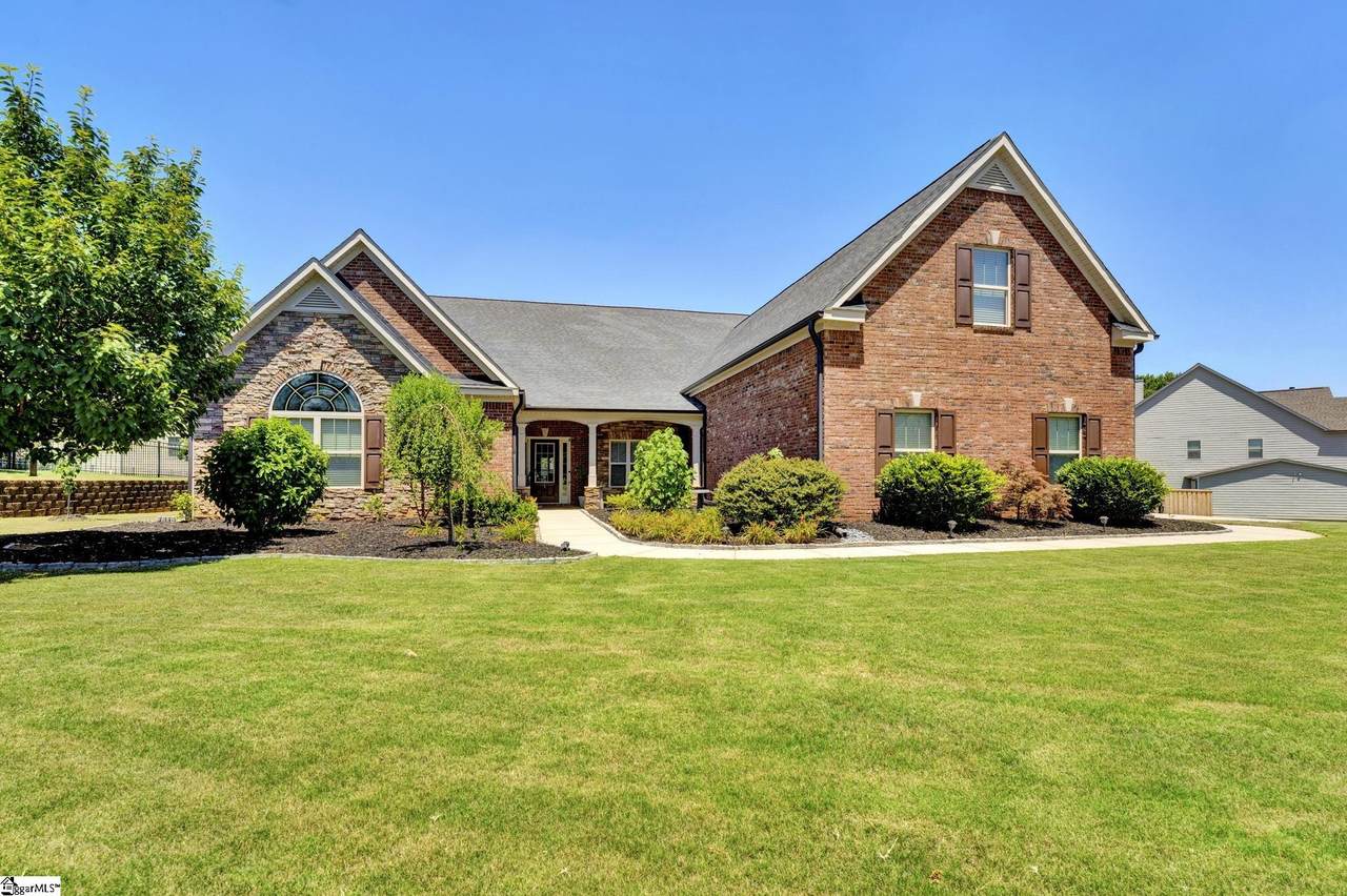1 Tantallon Court - Photo 1