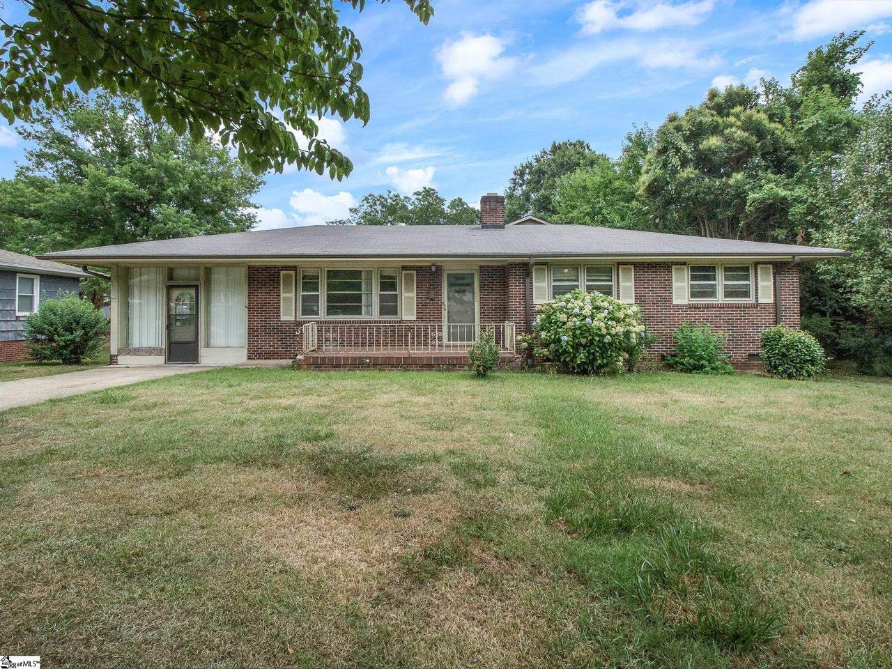 553 Glenwood Drive - Photo 1