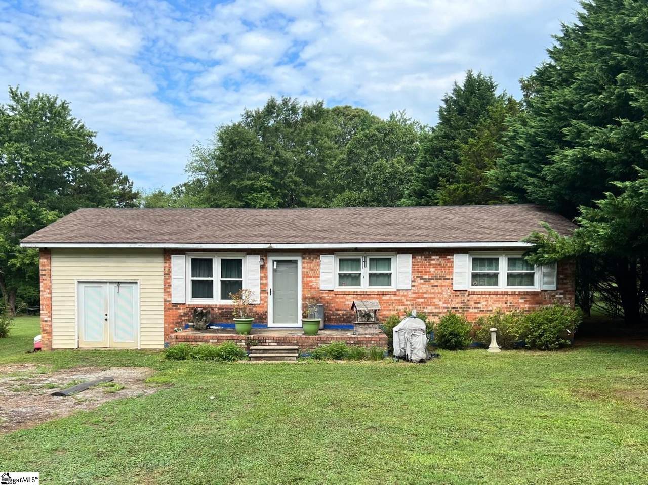 411 Carolina Avenue - Photo 1
