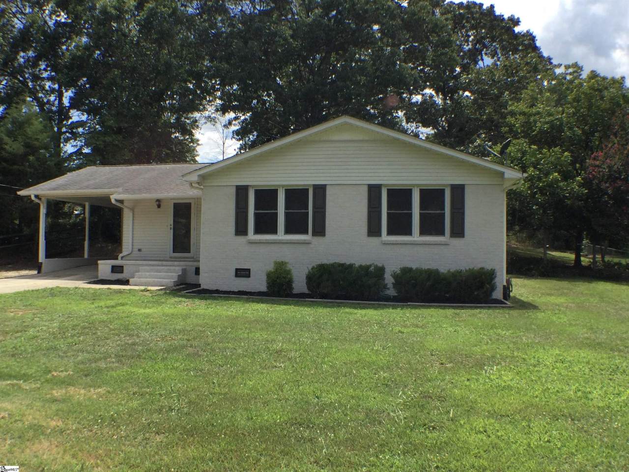 107 Swinton Drive - Photo 1
