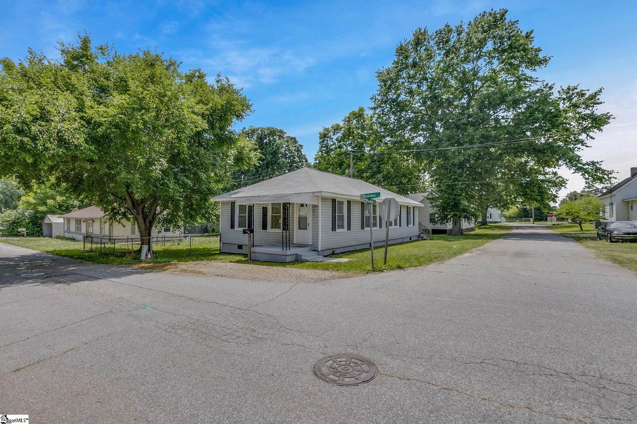 610 Mcarthur Street - Photo 1