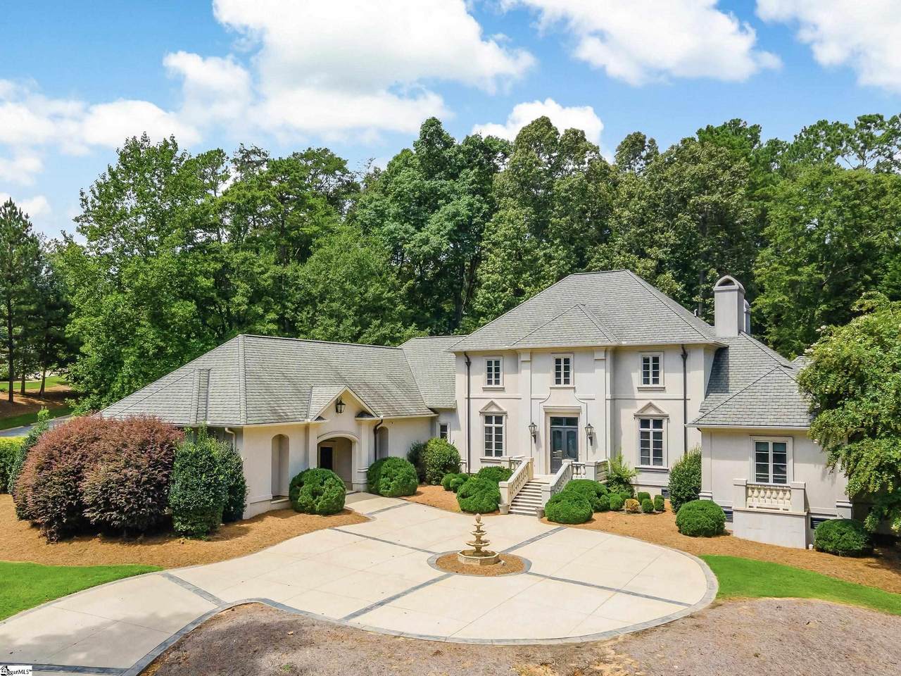 102 Turnberry Drive - Photo 1