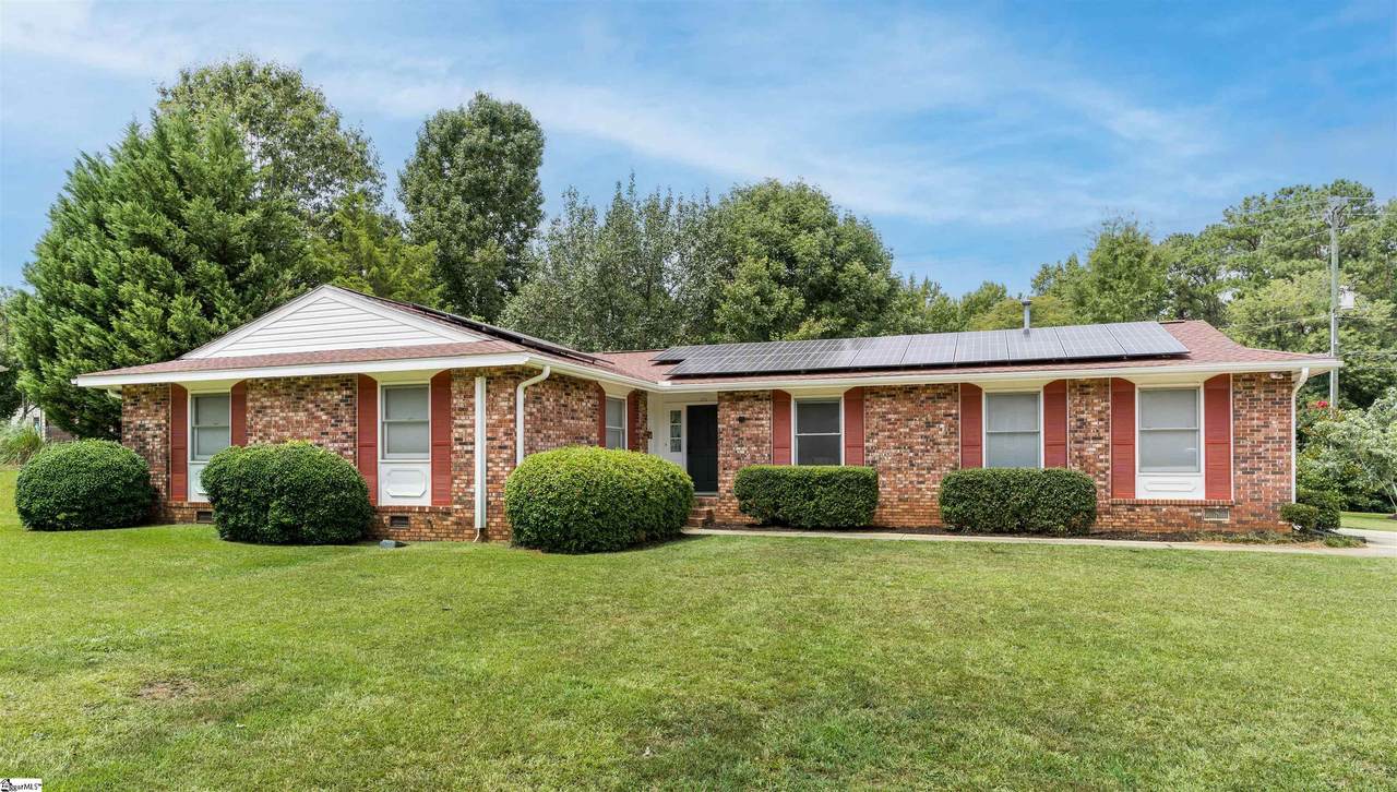 215 Wellington Drive - Photo 1