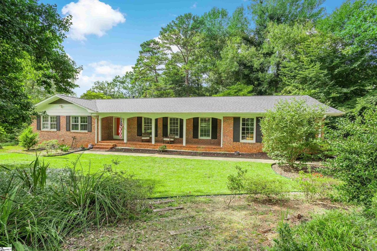 226 Camelot Road - Photo 1