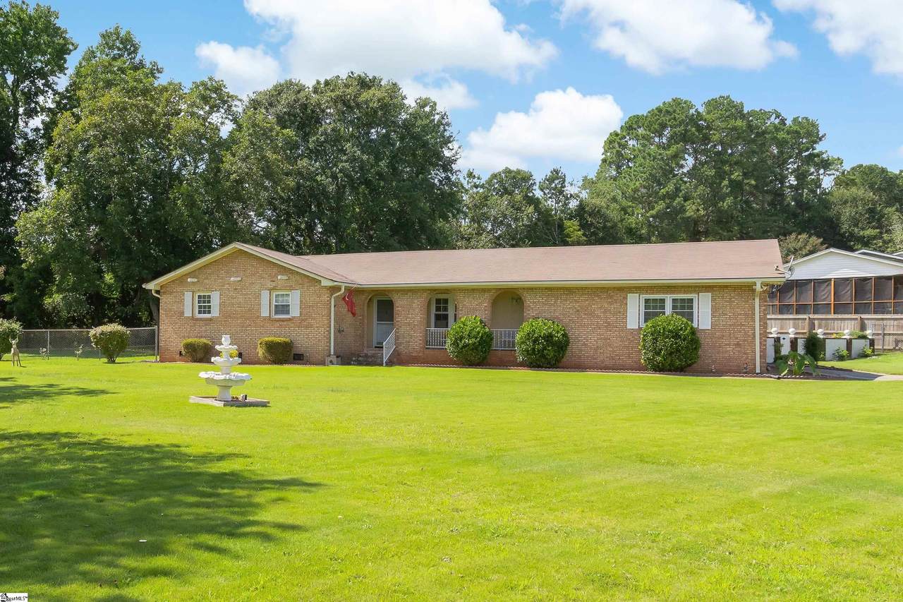 101 Dorr Circle - Photo 1