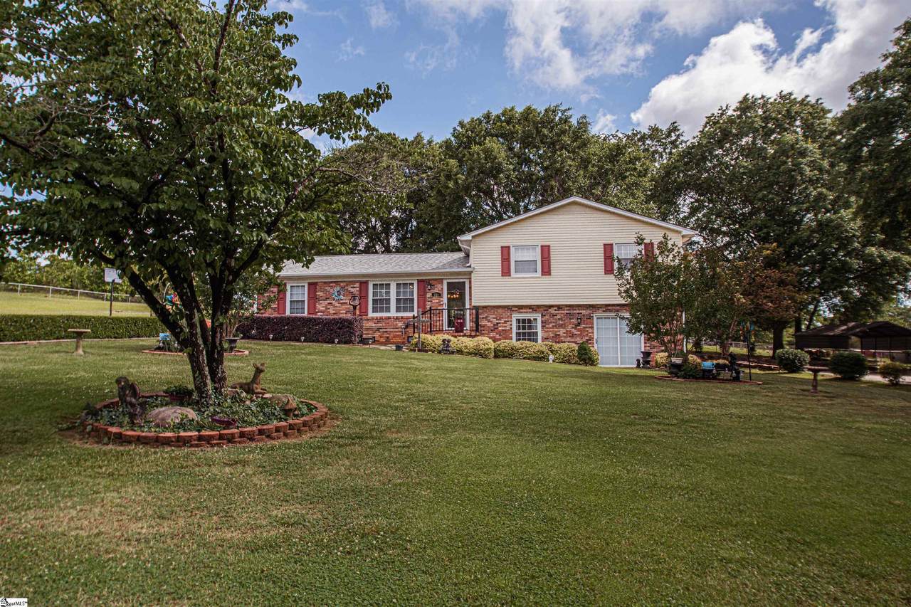106 Carolina Avenue - Photo 1