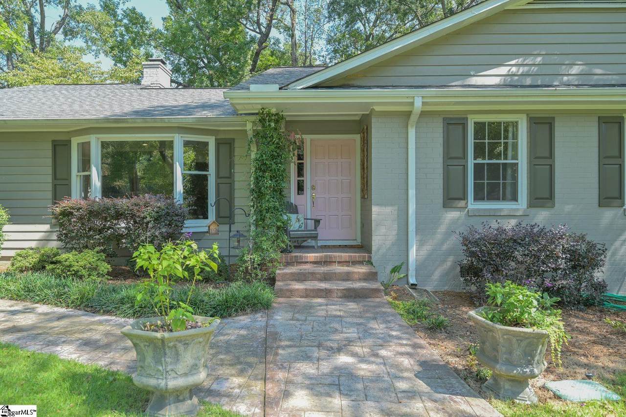 301 Chantilly Drive - Photo 1
