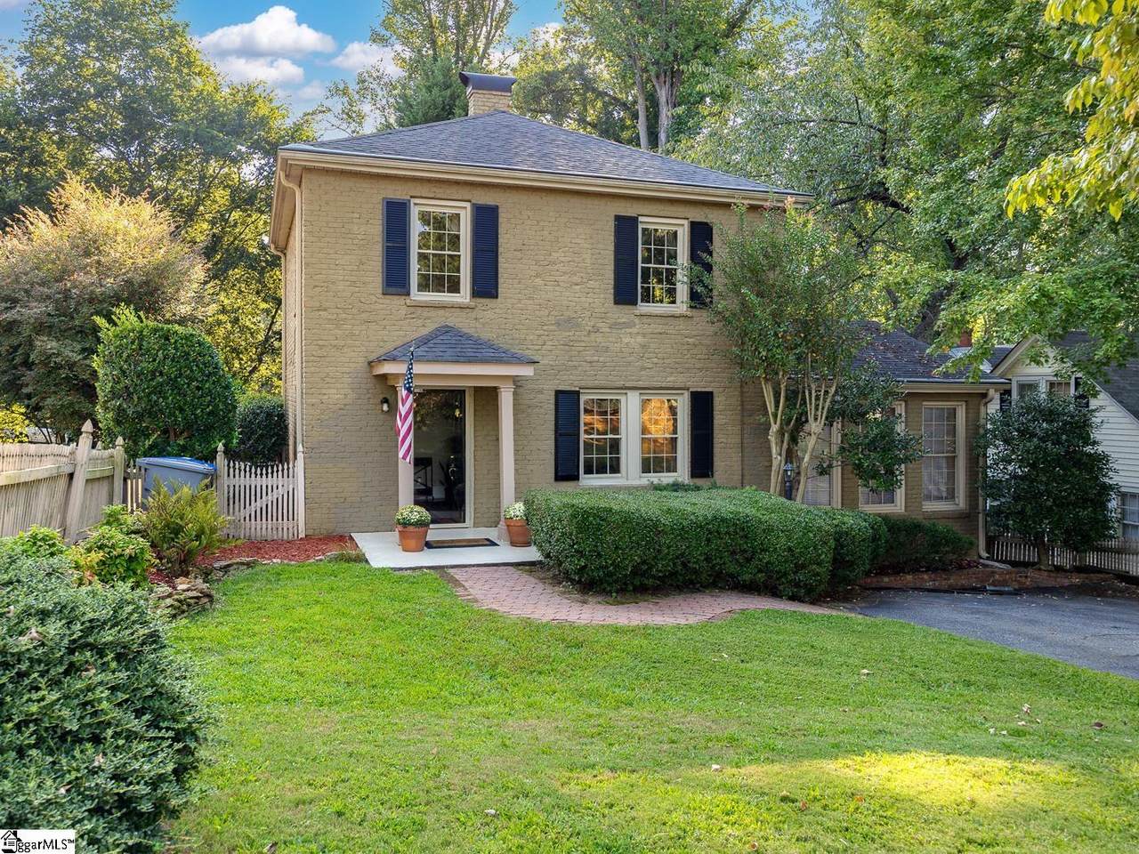 290 Fairview Avenue - Photo 1
