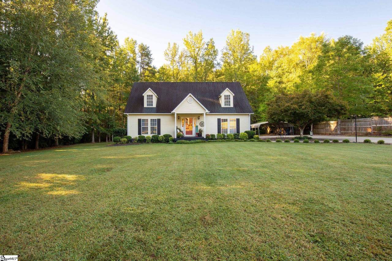 919 Edgewater Drive - Photo 1