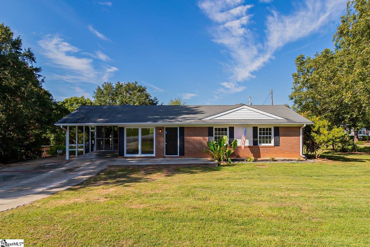 105 Stella Avenue - Photo 1