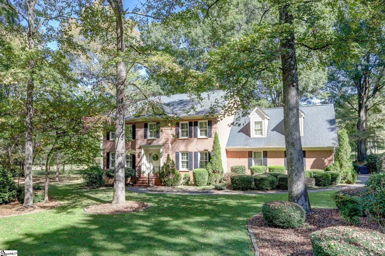 104 Shadowcreek Court - Photo 1
