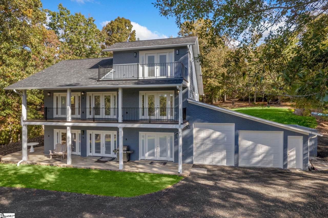 102 Bridgeview Road - Photo 1