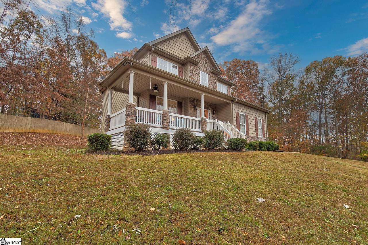 447 Circle Drive - Photo 1
