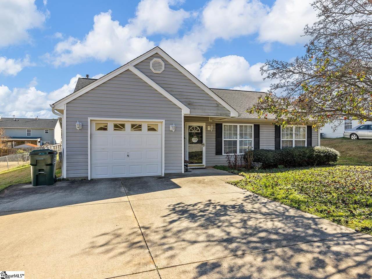 104 Butterfly Way - Photo 1