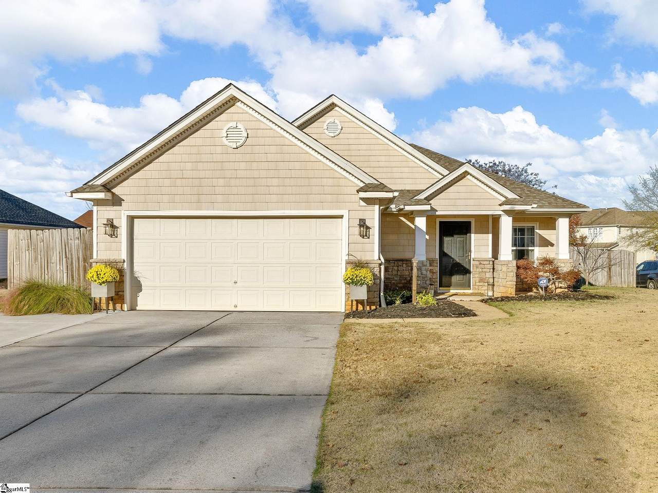 136 Stonewood Crossing Drive - Photo 1