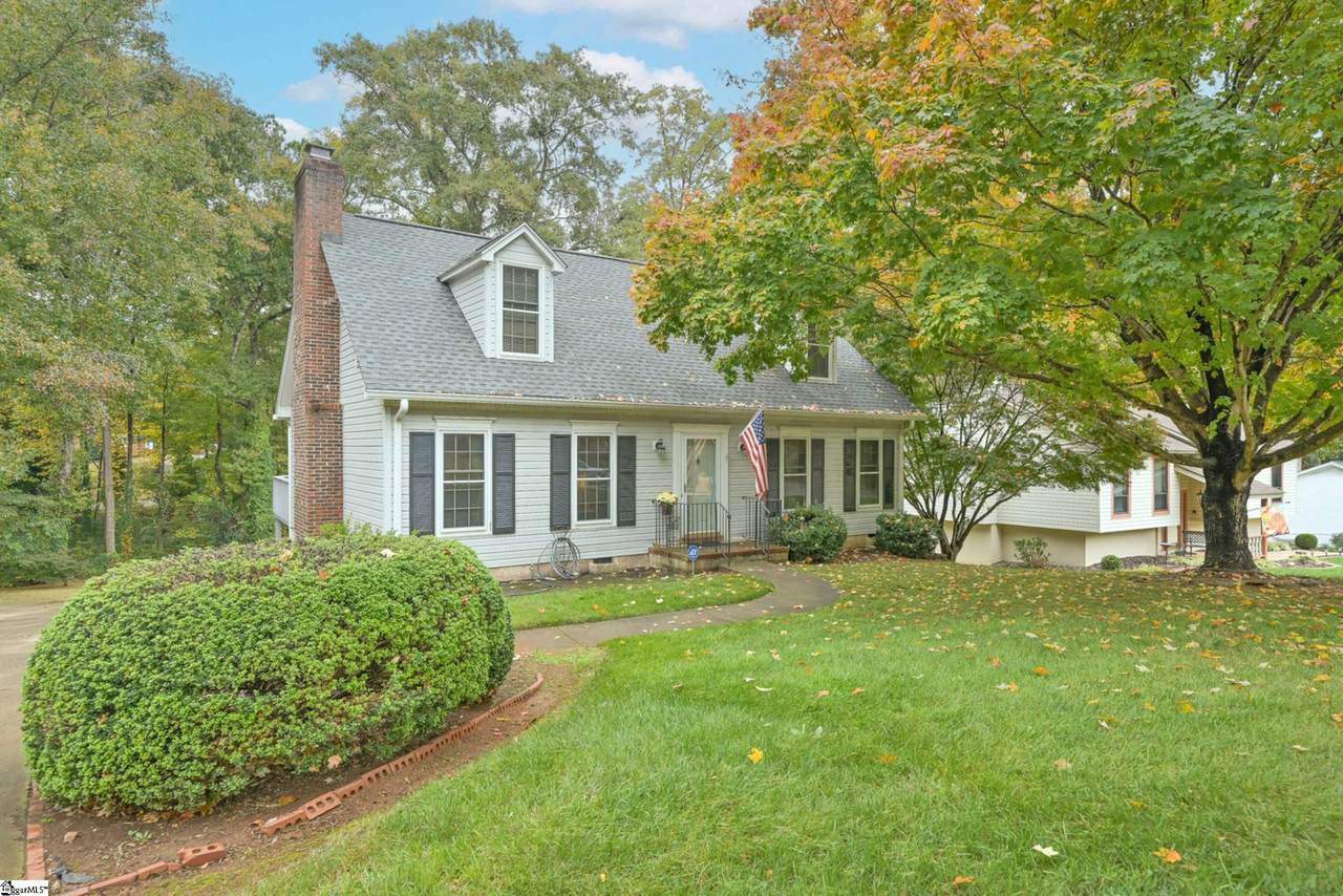 322 Saratoga Drive - Photo 1