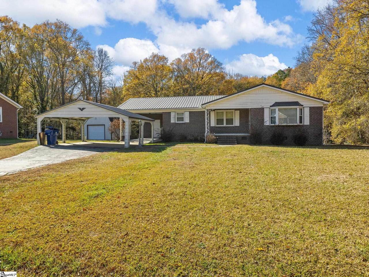 426 Meadowbrook Drive - Photo 1