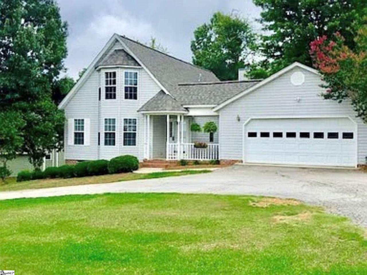 216 Driftwood Drive - Photo 1