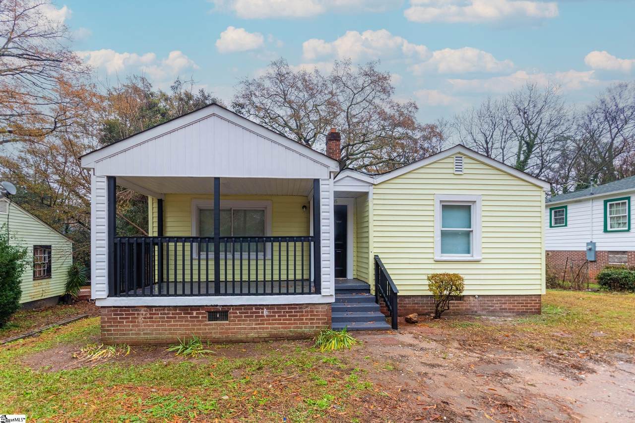 405 Caughlin Avenue - Photo 1